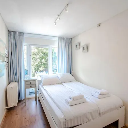 Sea Star With Private Parking! Ferienhaus Zandvoort
